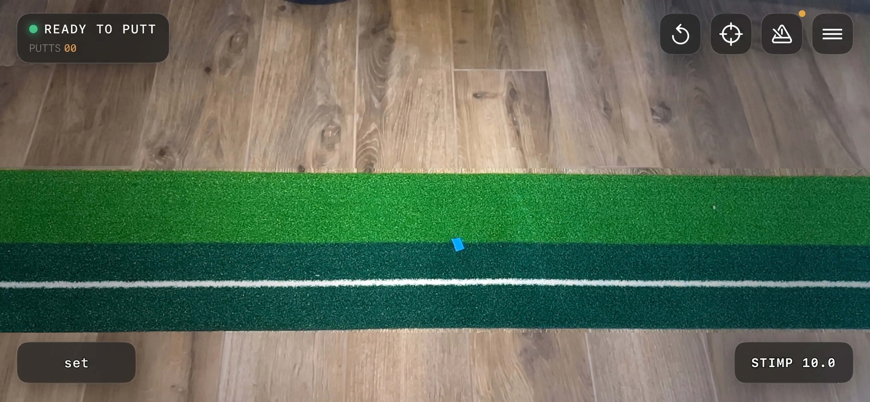 TempoSeeker camera view looking down a putting mat, ready to putt